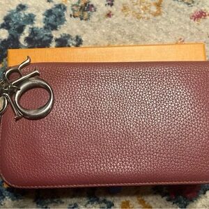 Dior Mauve Pebbled Leather Zip Wallet with Silver Charm